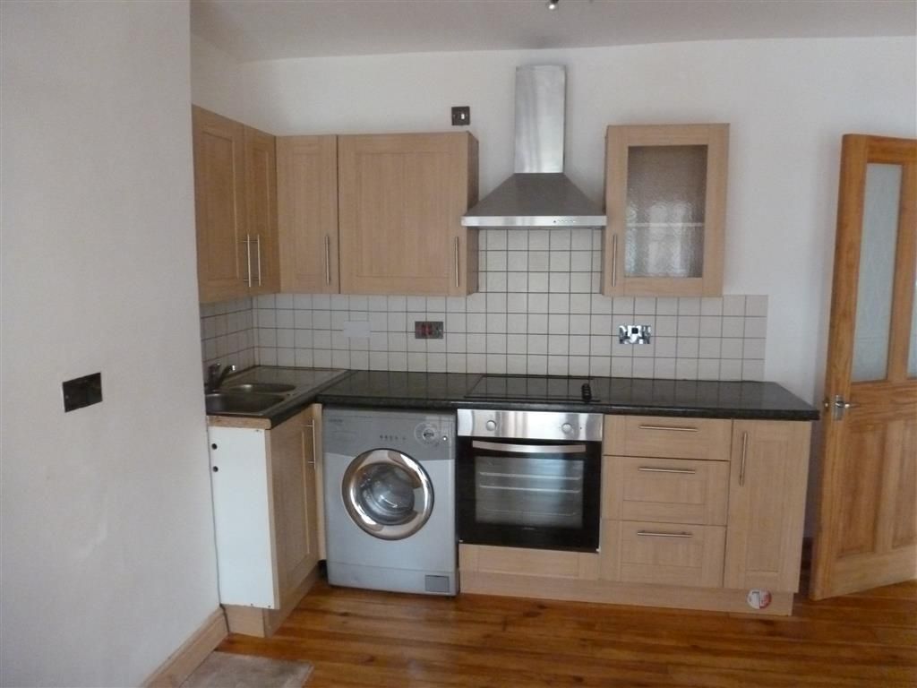 Property photo 2 of 6 Kitchen