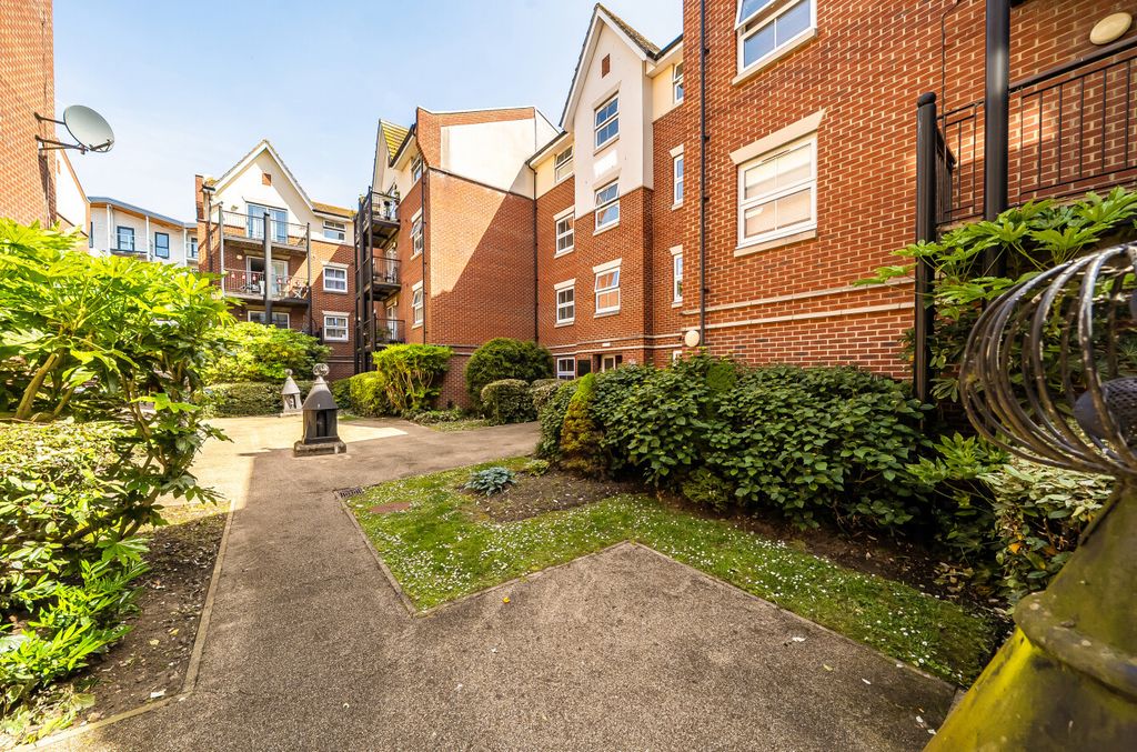 Property photo 1 of 12 1441281-16-6A107d...