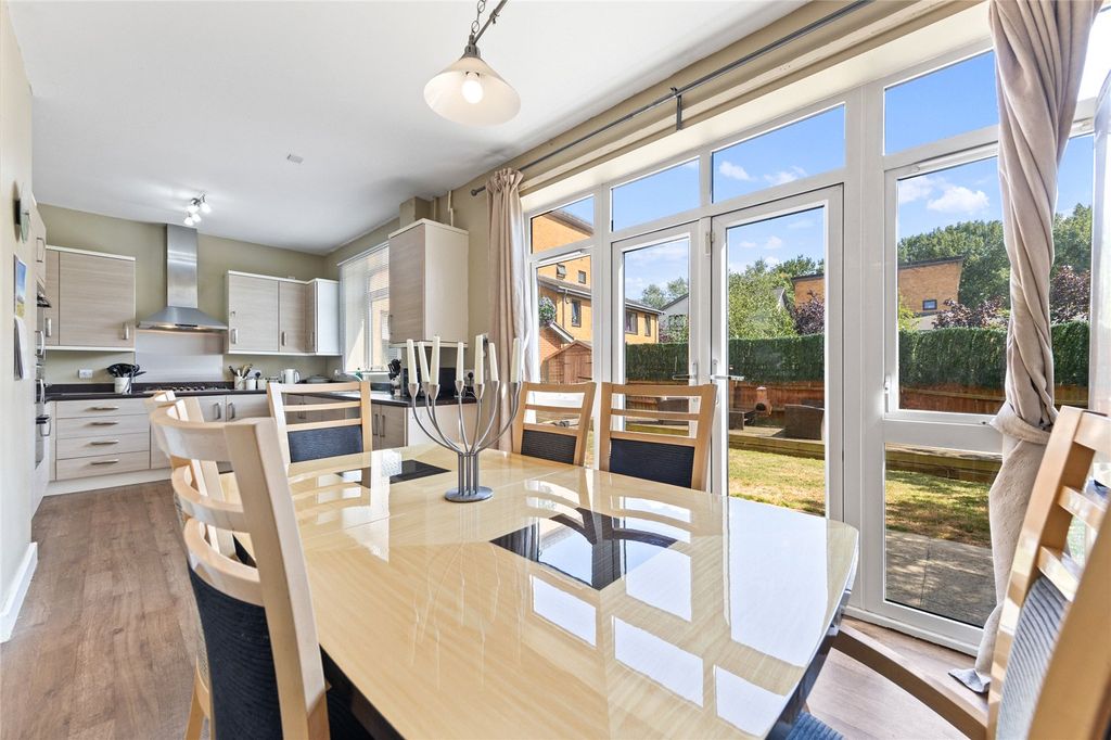 Property photo 2 of 28 Picture No. 08