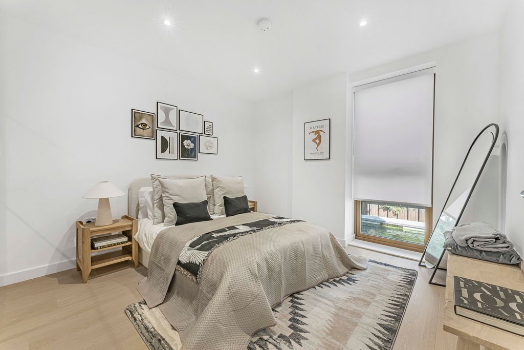 Property photo 2 of 4