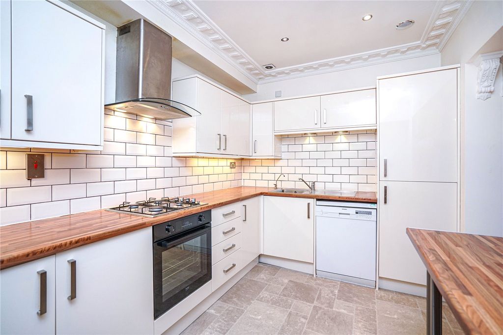 Property photo 2 of 10 Photo 2