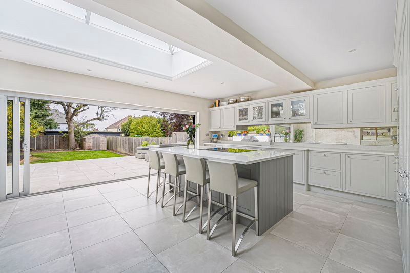 Property photo 3 of 28 Photo 6