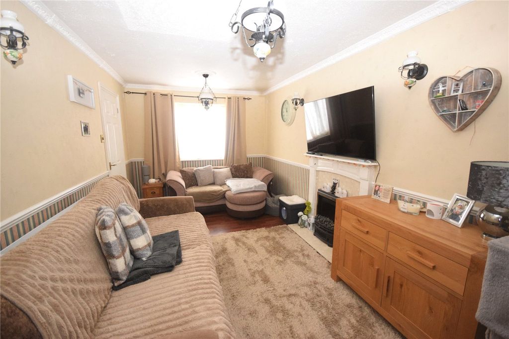 Property photo 3 of 13 Picture No. 05