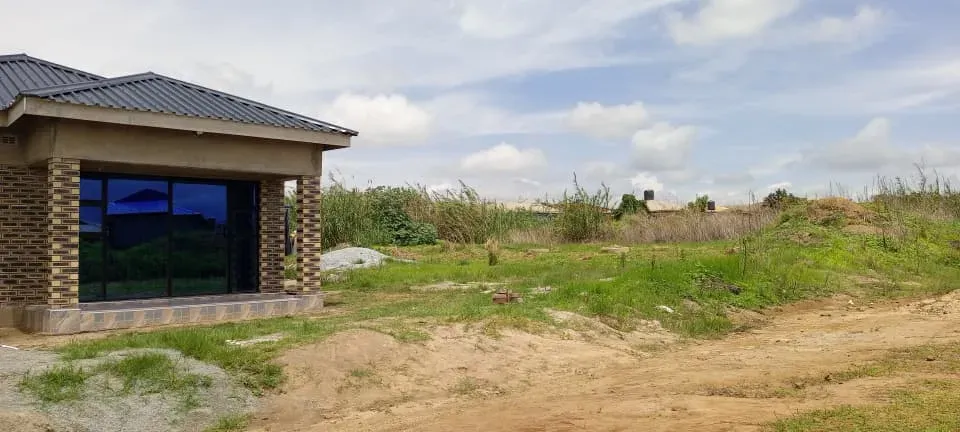 Property photo 1 of 2