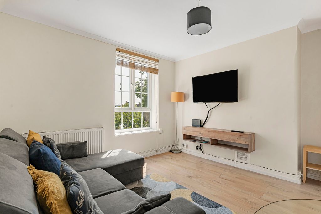 Property photo 2 of 16 Reception Room
