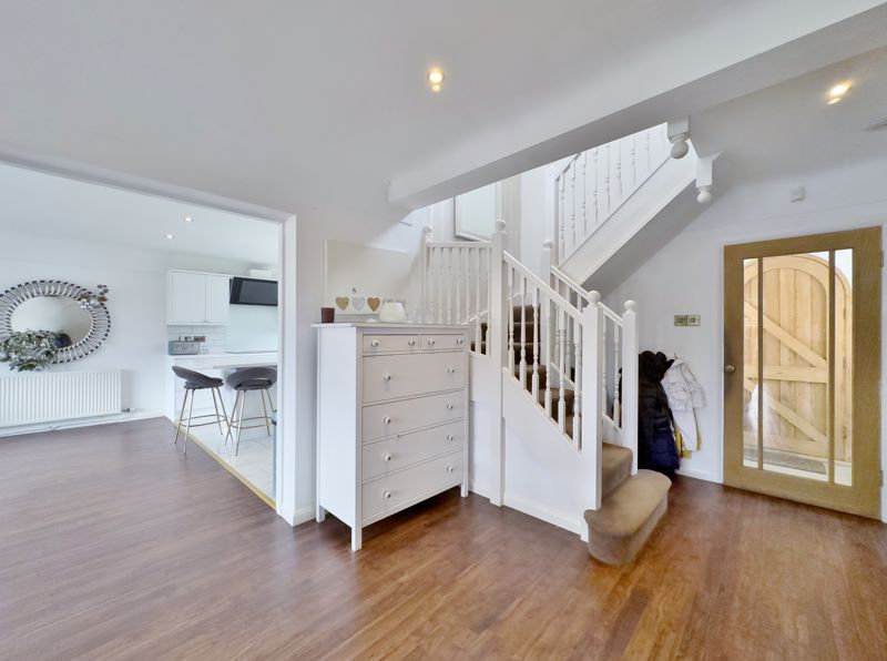 Property photo 2 of 29 Photo 4