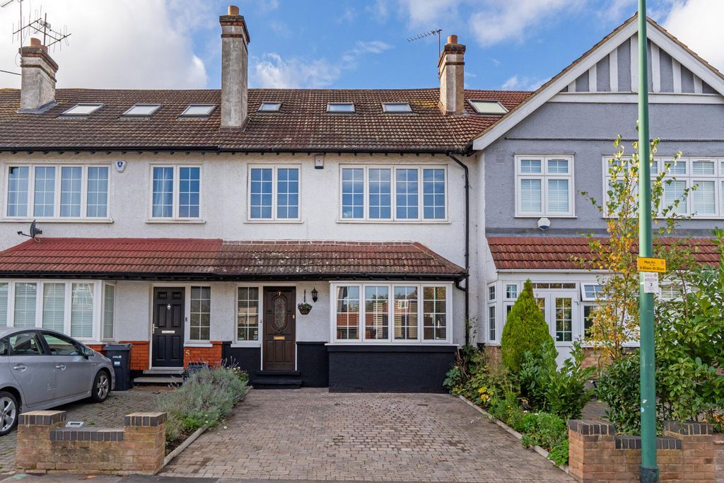 Property photo 1 of 24 Front (Exterior)