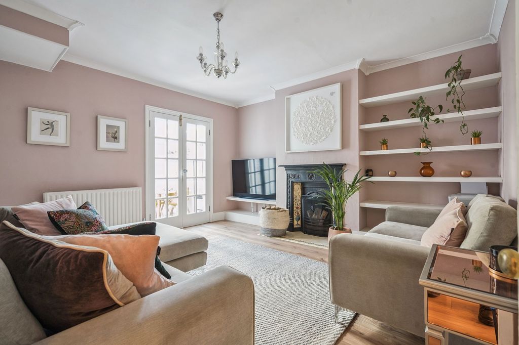 Property photo 2 of 22