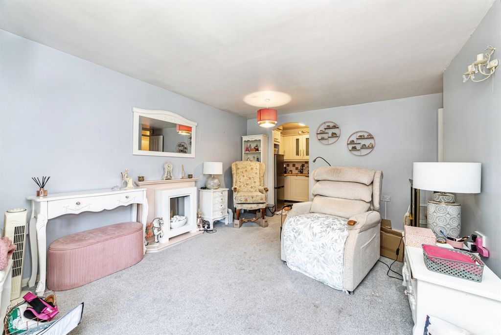Property photo 2 of 9