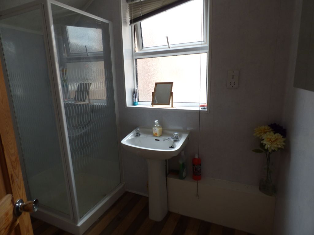 Property photo 2 of 4 Bathroom