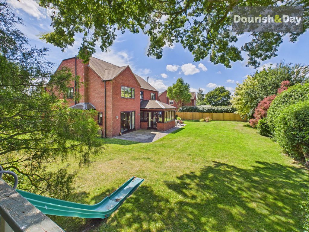Property photo 2 of 39