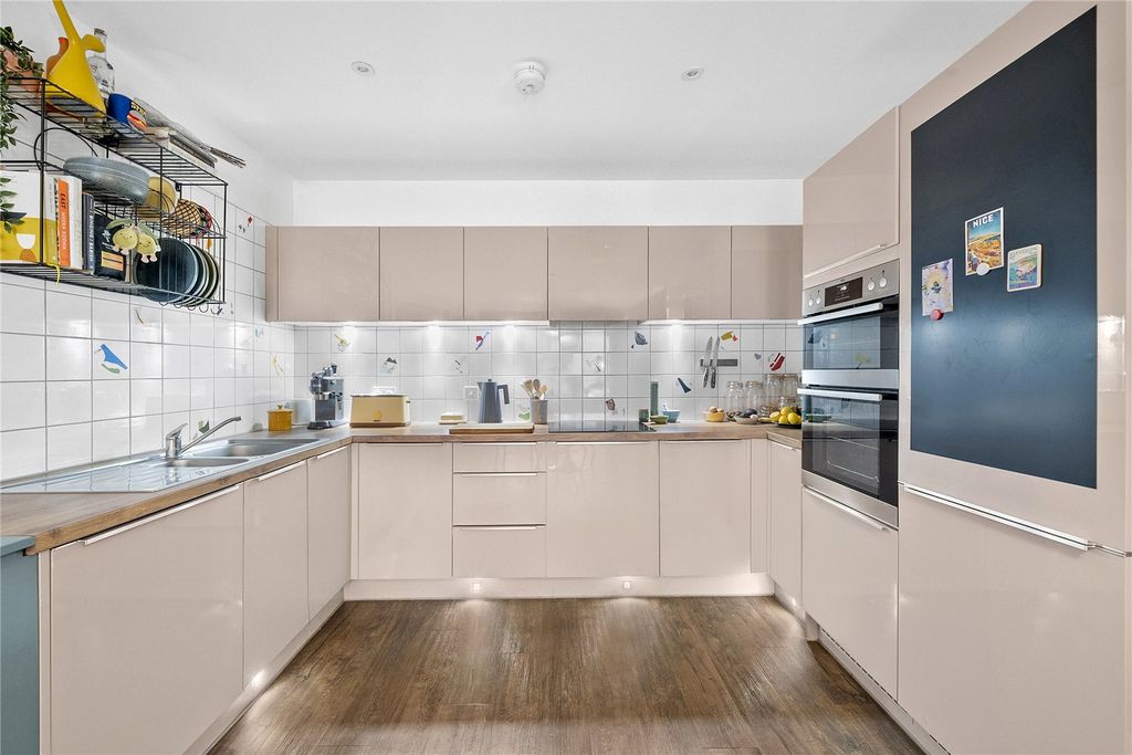 Property photo 2 of 17 Picture No. 26