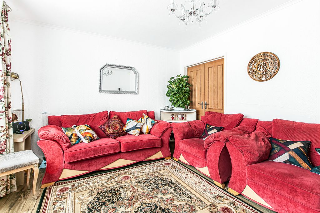 Property photo 3 of 20