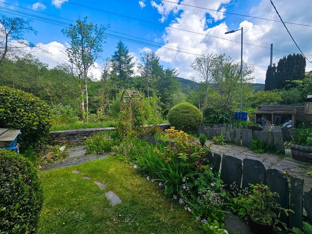 Property photo 2 of 25 Picture No. 24