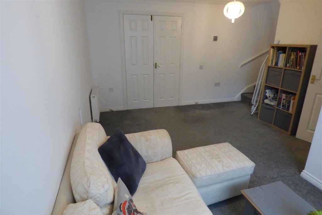 Property photo 2 of 13 P1410415.Jpg