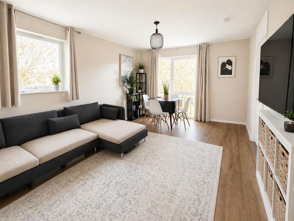 Property photo 2 of 8