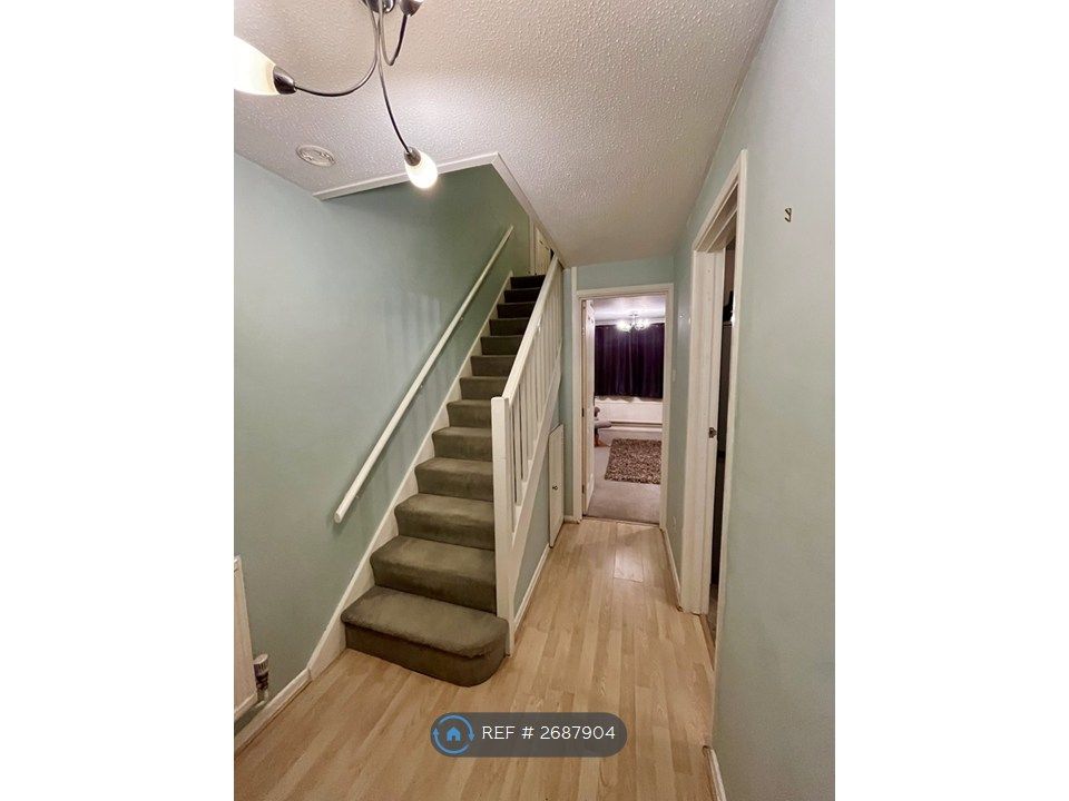 Property photo 3 of 10 Hallway