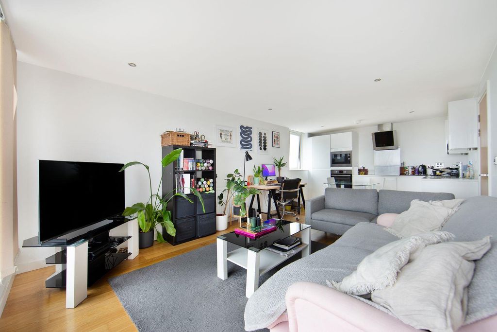 Property photo 2 of 12 Clzwpvaw.Jpeg