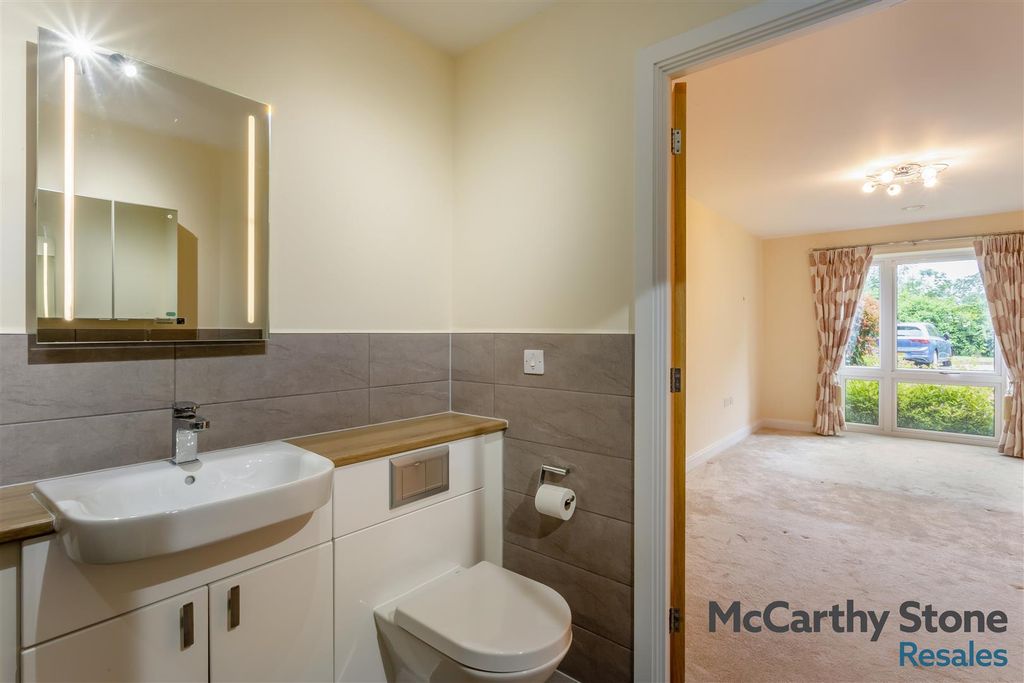 Additional image 10 of 2 bed flat for saleBarleythorpe Road, Rutland LE15