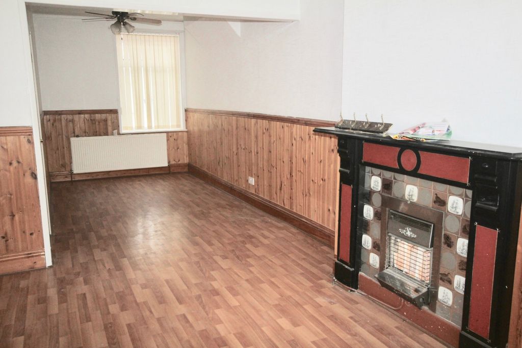 Property photo 3 of 21 Image 4