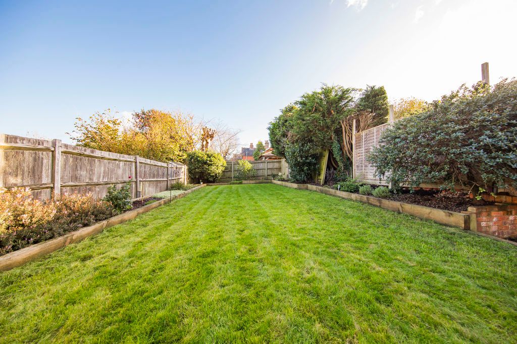 Property photo 3 of 17 Garden