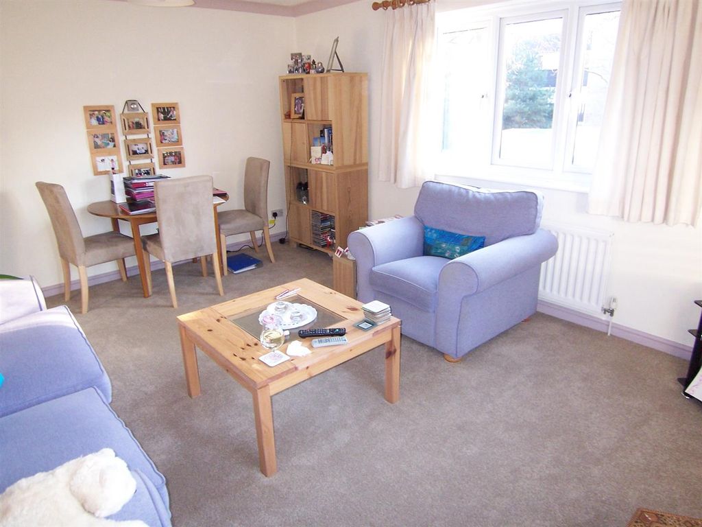 Property photo 3 of 8