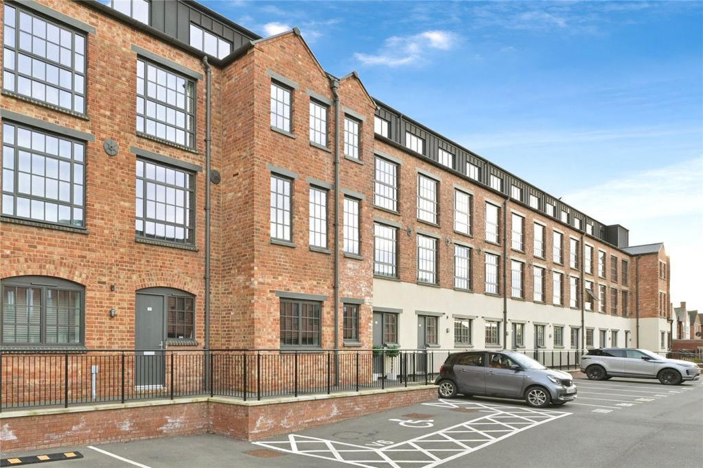 Property photo 1 of 17 Rear