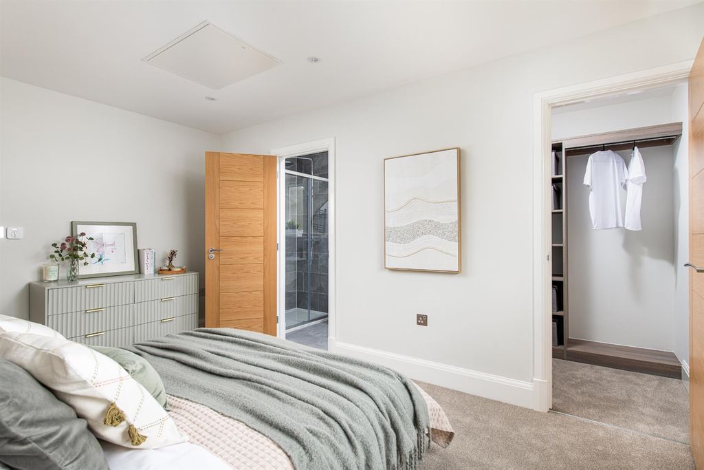 Property photo 3 of 12 Bedroom1_4.Jpg