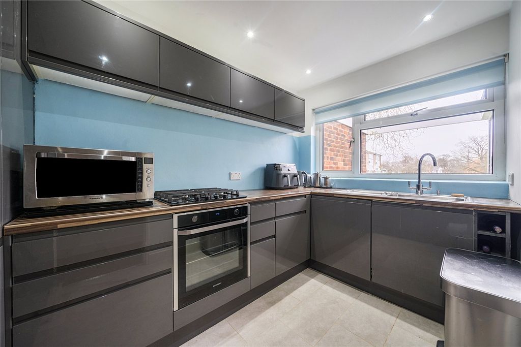 Property photo 3 of 18 Picture No. 16