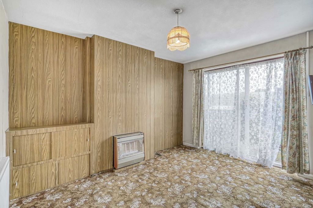 Property photo 2 of 8