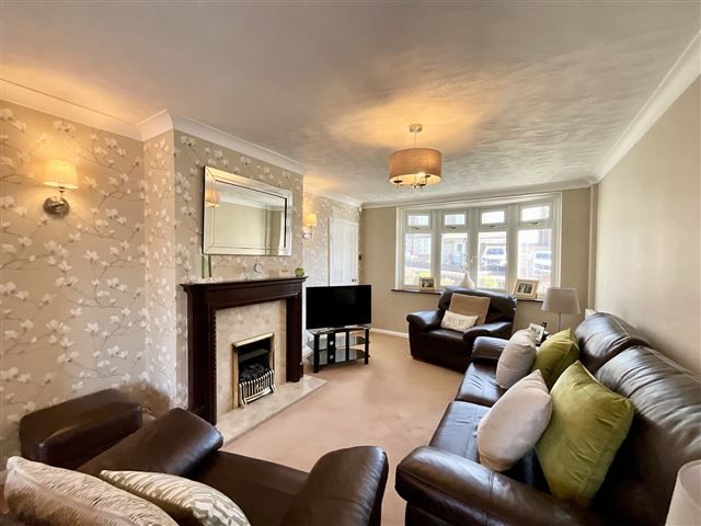 Property photo 3 of 20 Lounge/Diner