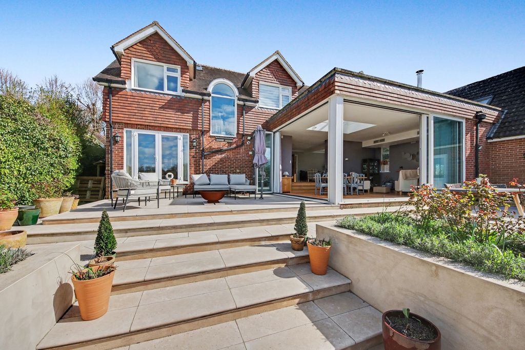 Property photo 2 of 24