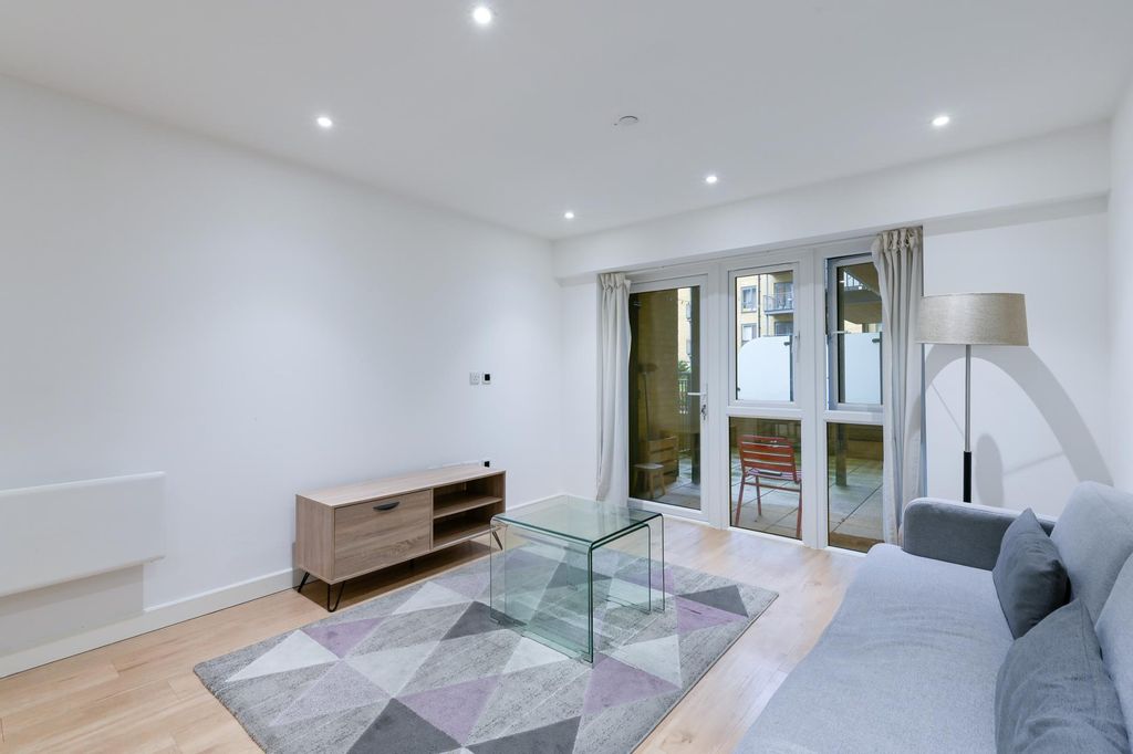 Property photo 2 of 10