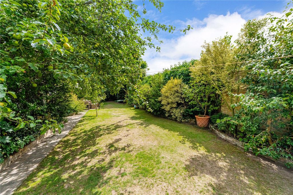 Property photo 2 of 16 Picture No. 29