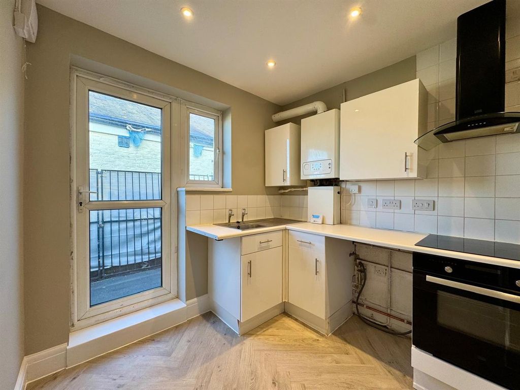 Property photo 3 of 15 Kitchen