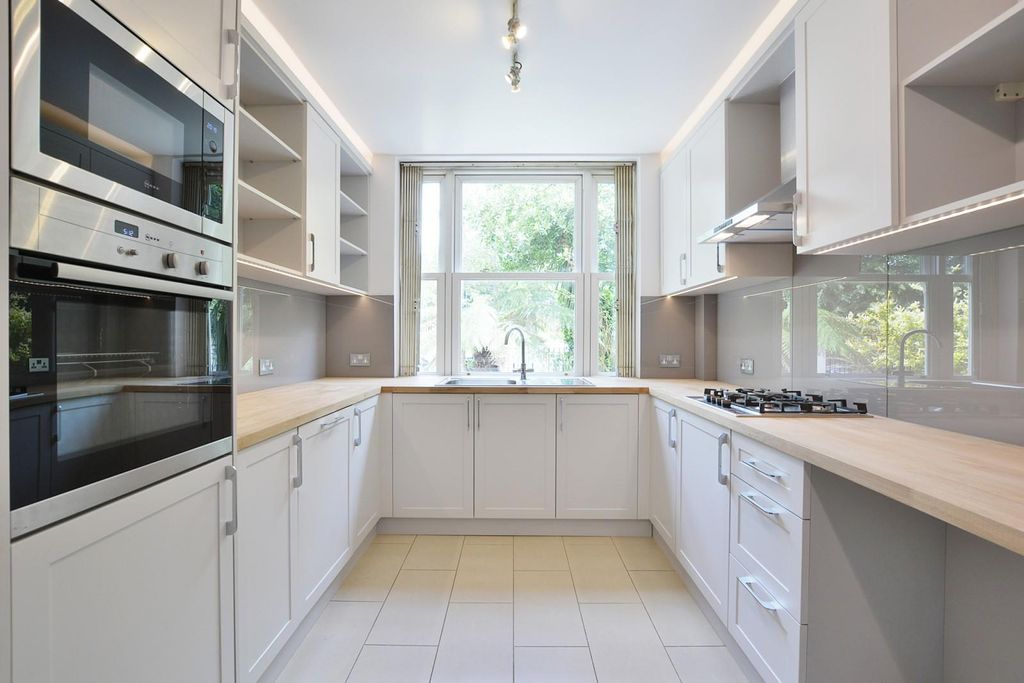 Property photo 3 of 17 Image