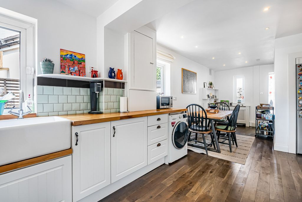 Property photo 3 of 17 Kitchen/Dining Room