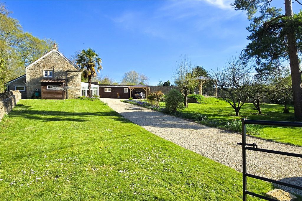 Property photo 3 of 30 Approach