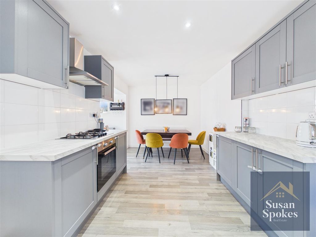 Property photo 2 of 22 Cam01858G0-Pr0242-Still009.Jpg