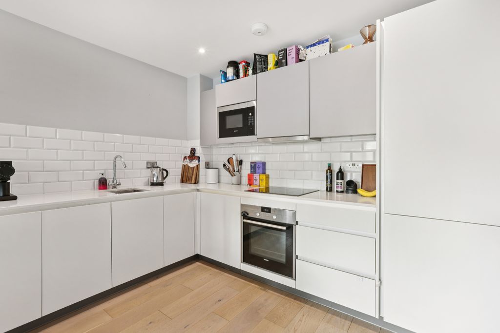 Property photo 2 of 20 Kitchen