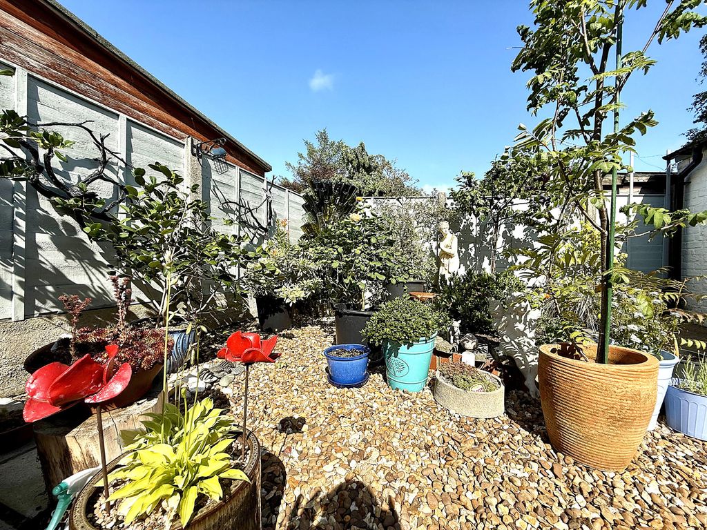 Property photo 2 of 30