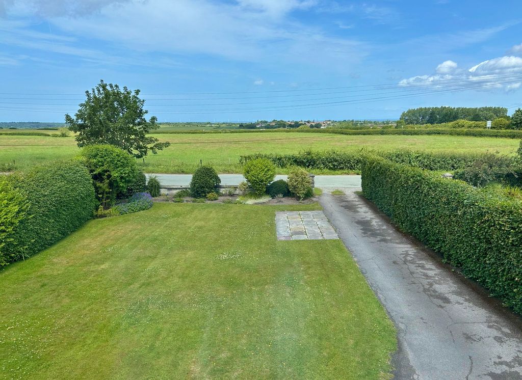 Property photo 2 of 31 Photo 16