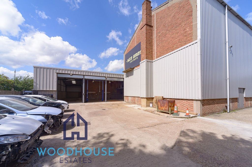 Property photo 1 of 13