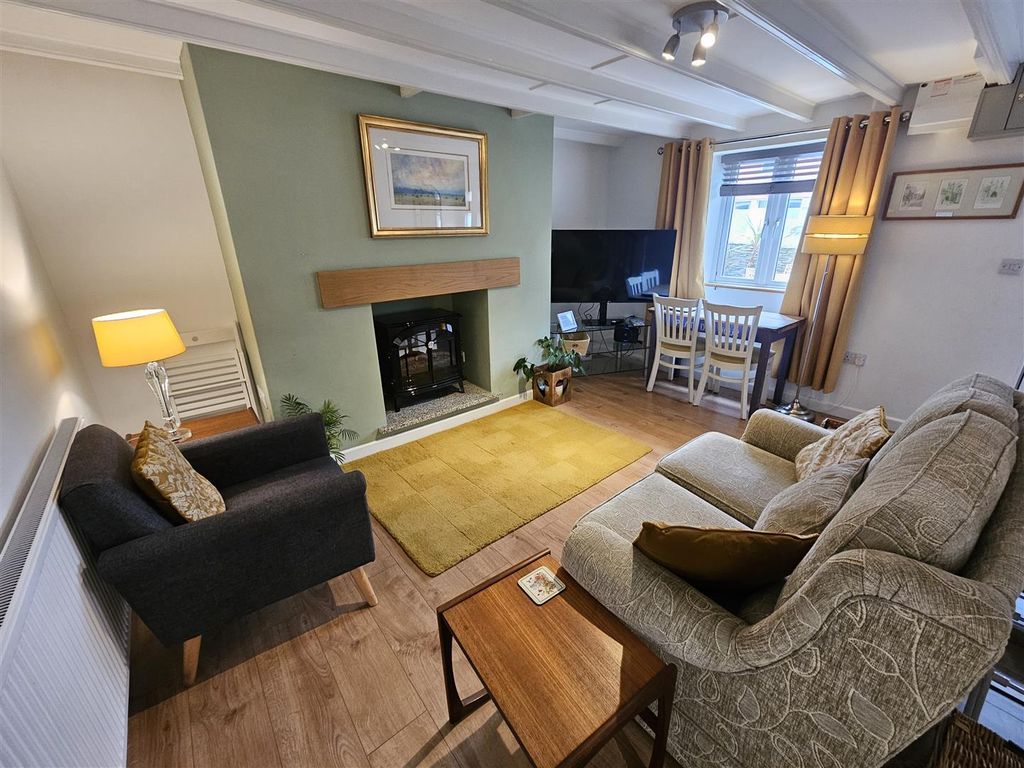 Property photo 2 of 10 Sitting Room.Jpg