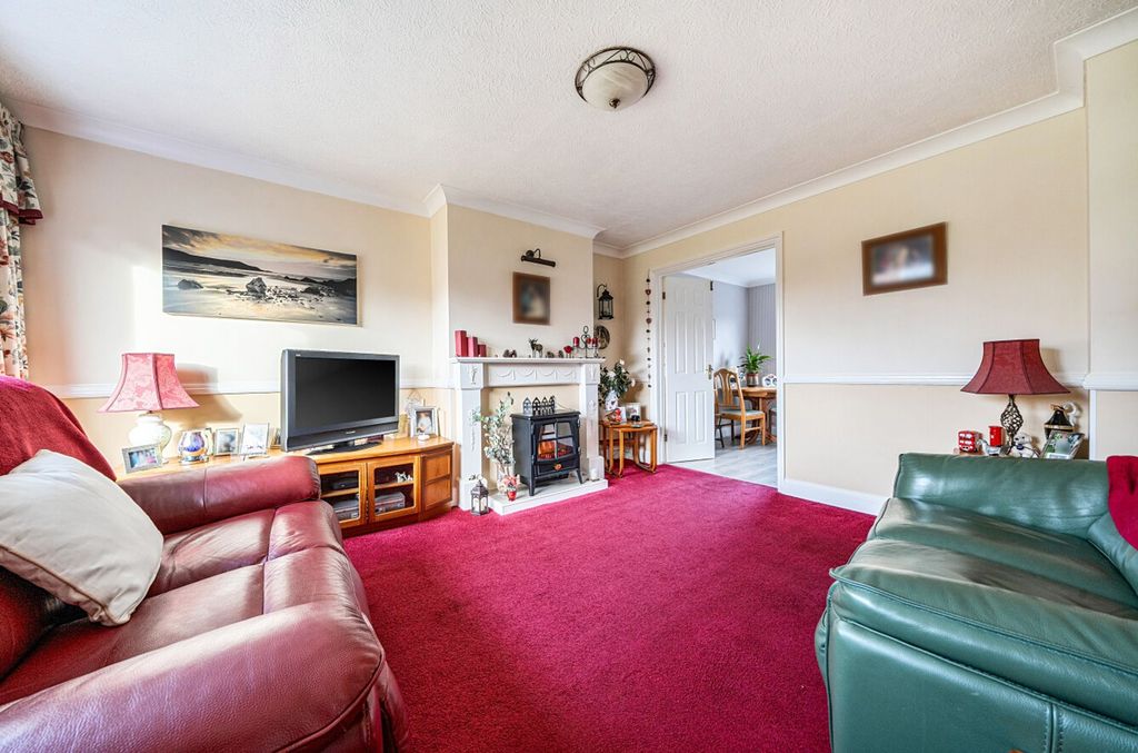 Property photo 3 of 19