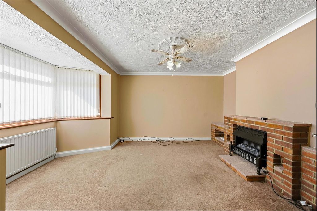 Property photo 3 of 15 Photos-7.Jpg