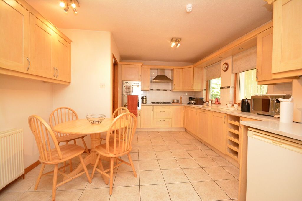 Property photo 3 of 21