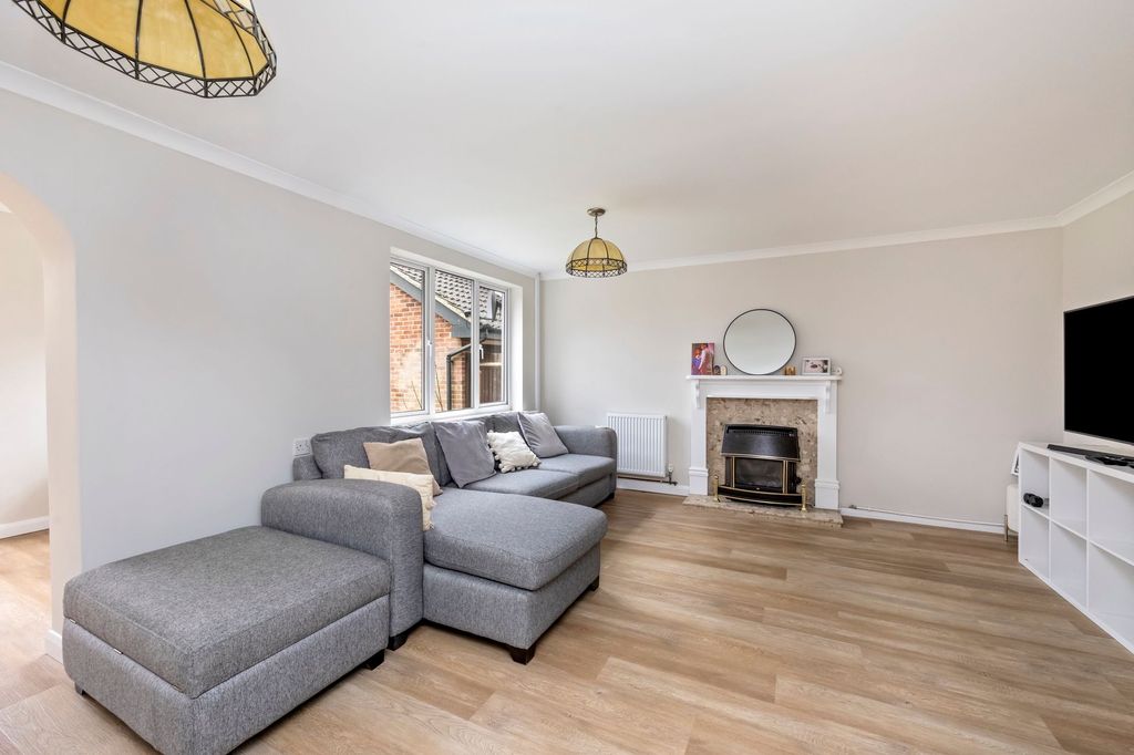 Property photo 3 of 19