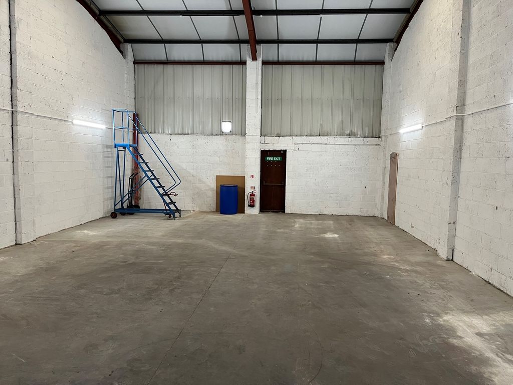 Property photo 3 of 4