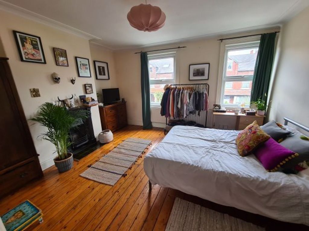 Property photo 2 of 14 A Bright And Welcoming Living Room Featuring Large...